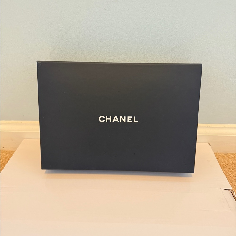 Authentic New Chanel Black Quilted Clutch - Picture 12 of 12